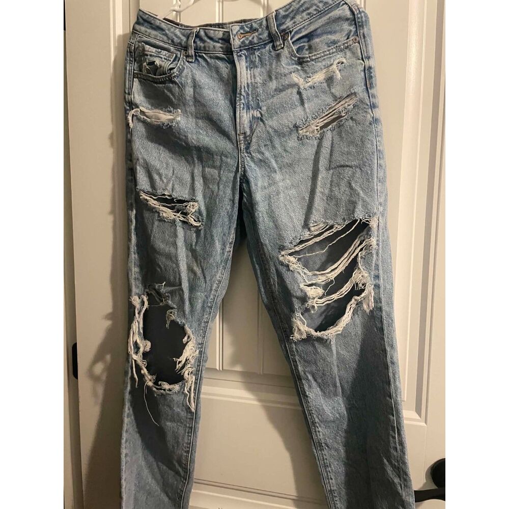 STRIGID American Eagle Women Jeans Size 10  Distressed, Thrashed, Grunge
